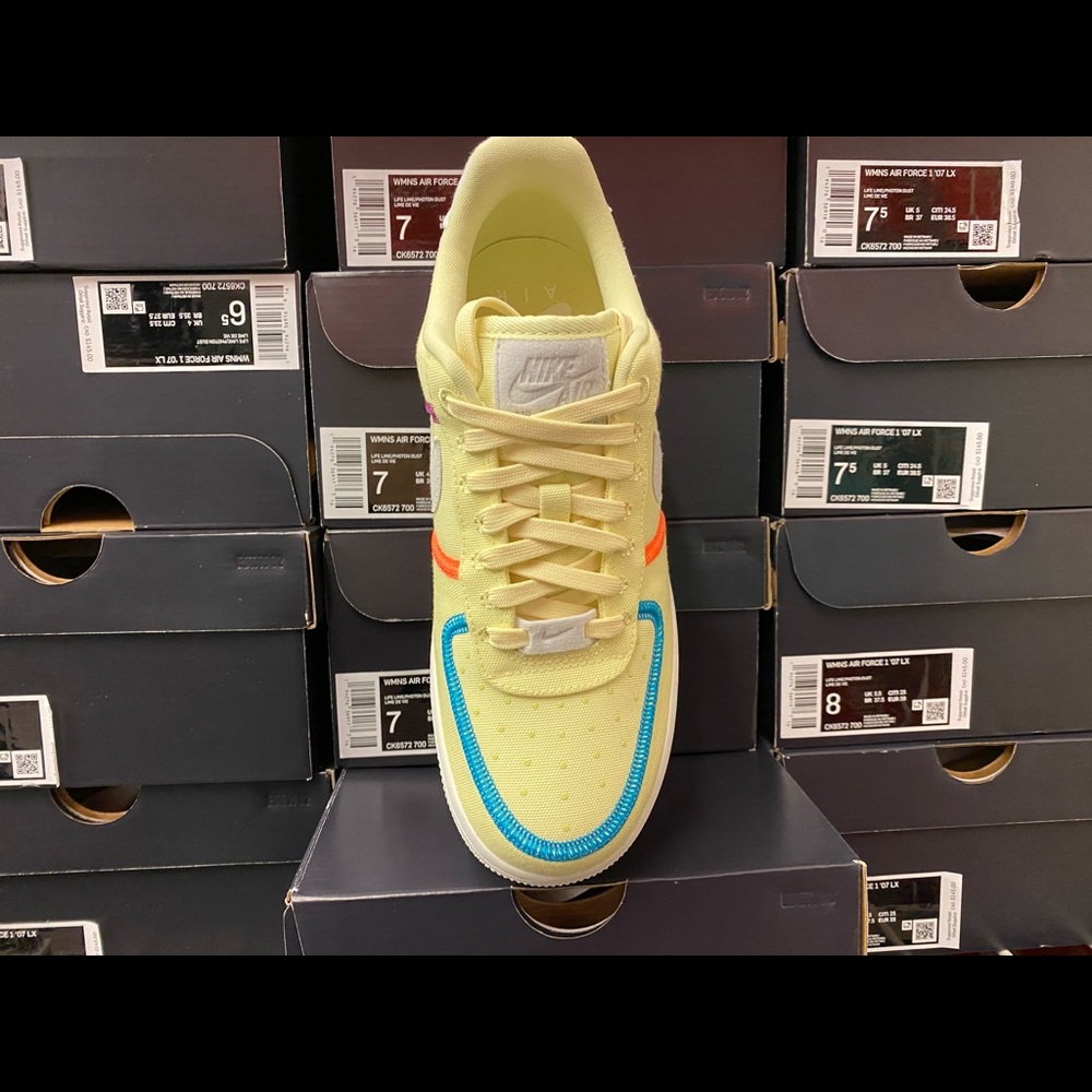 Nike Air Force 1 ‘07 LX - Picture 2 of 6